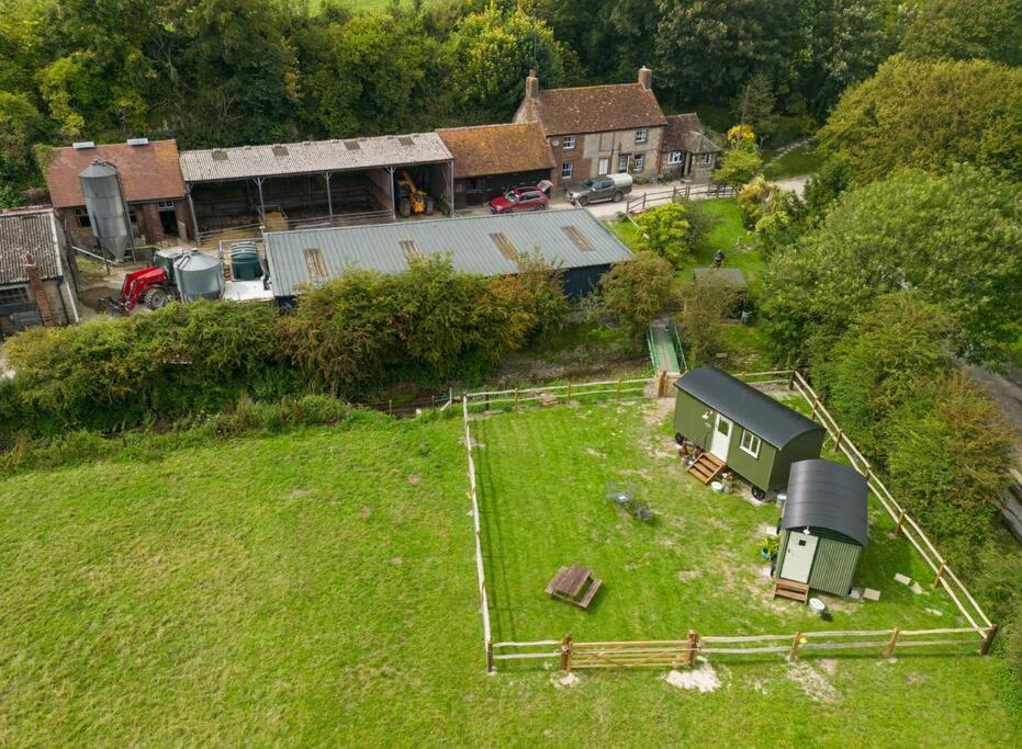 Shepherds Huts Tansy & Ethel In Rural Sussex Apartment *