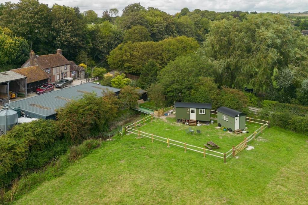 Shepherds Huts Tansy & Ethel In Rural Sussex * Arundel